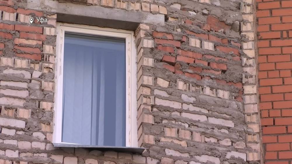 «Это безобразие»: появились подробности обрушения стены жилого дома в Уфе