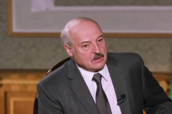 Могу и полведра: Лукашенко рассказал с кем выпивает