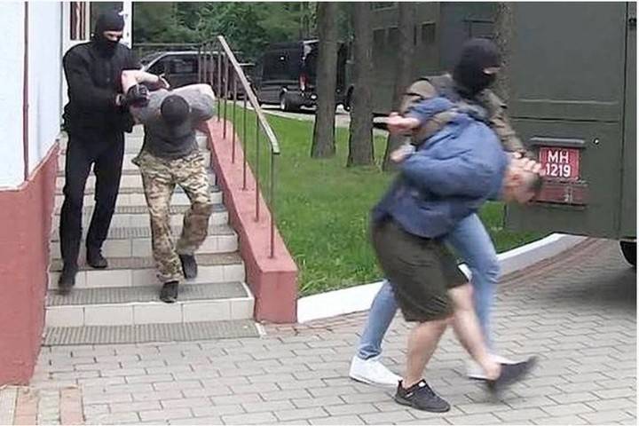СМИ: Арест россиян в Минске оказался провокацией спецслужб Украины