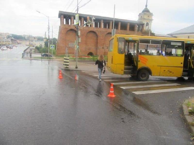 В Смоленске на «зебре» автобус сбил мужчину