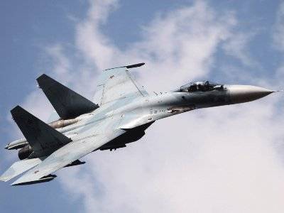Российский истребитель Су-27 перехватил два самолета-разведчика ВВС США над Черным морем