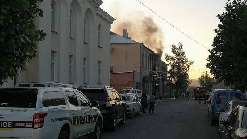 Беспорядки в Ахалкалаки – один человек убит, толпа поджигает здания