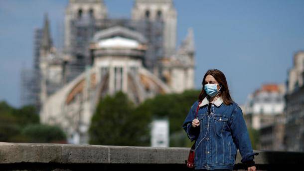 В отдельных частях Парижа внедрено обязательное ношение маски