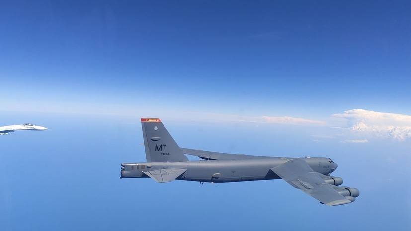 Су-27 сопровождали бомбардировщики ВВС США над Балтийским морем