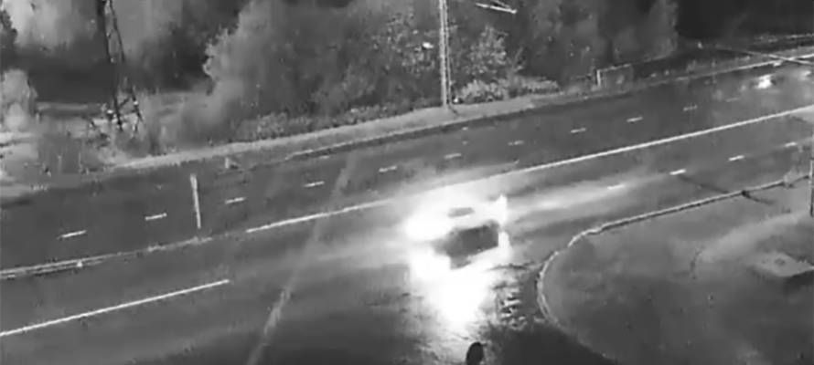 В Петрозаводске автомобиль сбил девушку, перебегавшую дорогу в темноте (ВИДЕО)