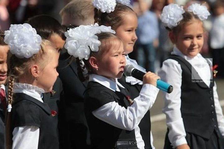 В Татарстане 56,5 тысяч детей впервые сели за парты