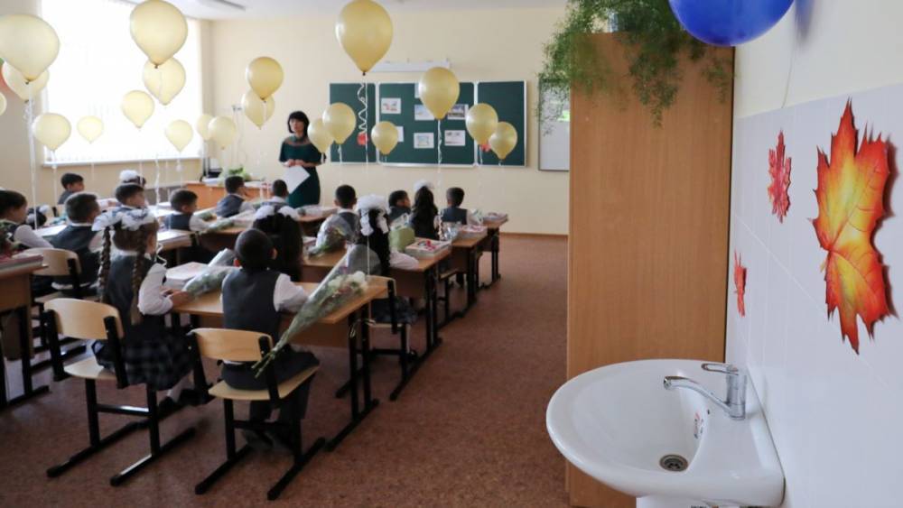 В Петербурге уволили из школы главу "Альянса учителей"