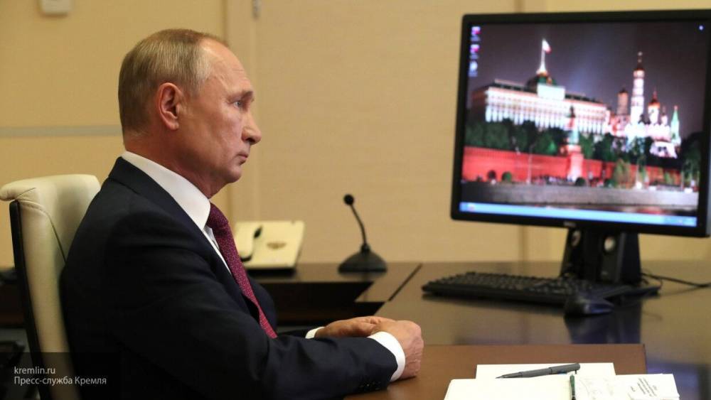 Кремль: Сербский президент Вучич позвонил Путину