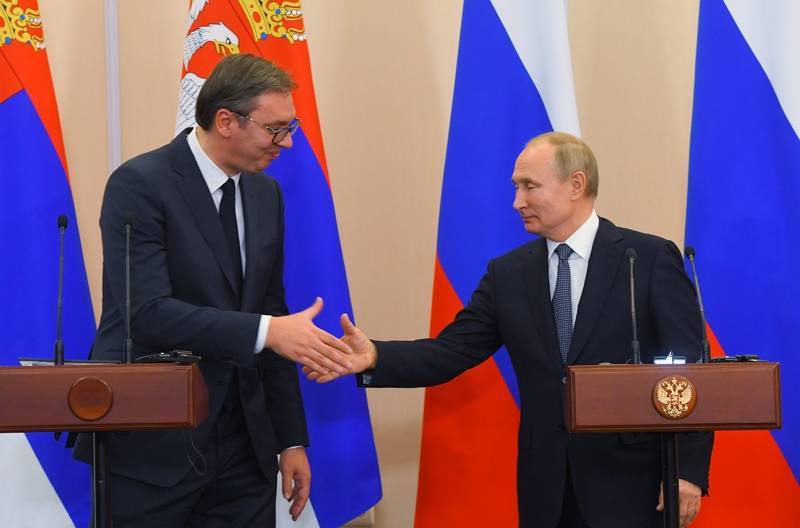 Путин и Вучич обсудили урегулирование ситуации в Косове