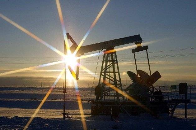 Запасы нефти в США неожиданно выросли впервые с июля