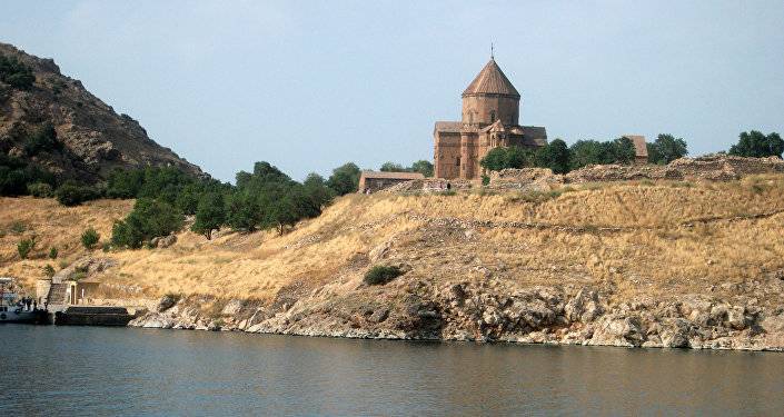 Живущие в Ване курды требуют от властей Турции восстановить армянский монастырь IV века