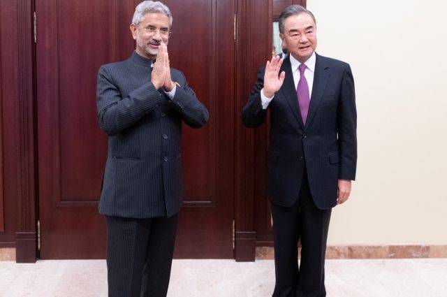Индия и Китай достигли договорённости о деэскалации конфликта на границе