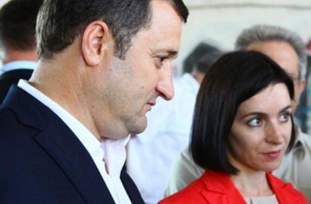 Молдавские либералы обиделись на Санду: Она нас предала