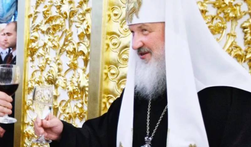 Патриарх Кирилл призвал отказаться от пьянства и "изменить мировоззрение"