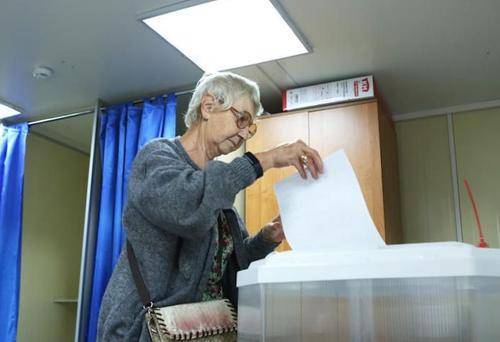 Явка на онлайн-голосование на выборах в Москве к 12 часам составила 48%