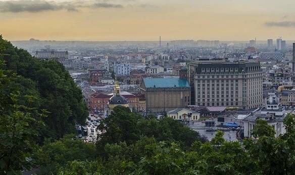 Киев попал в "оранжевую зону" карантина: новые ограничения в столице