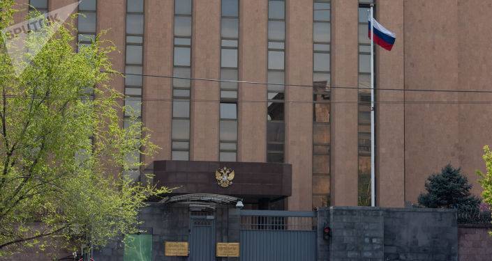 "Въезд в Россию для воссоединения семей разрешен": посольство ответило армянскому депутату