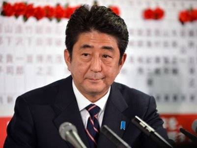 Премьер-министр Японии впервые после объявления о скорой отставке снова посетил больницу