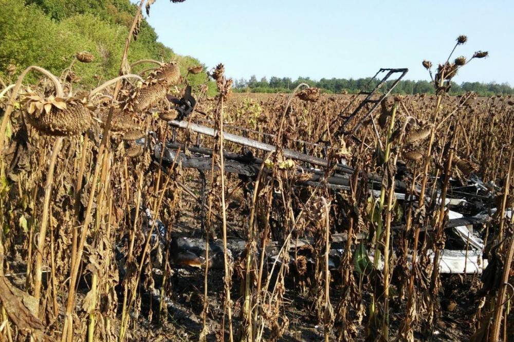 В Сумской области упал самолет, есть погибший