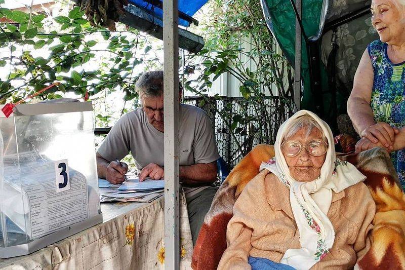 Самая пожилая жительница Кубани приняла участие в выборах