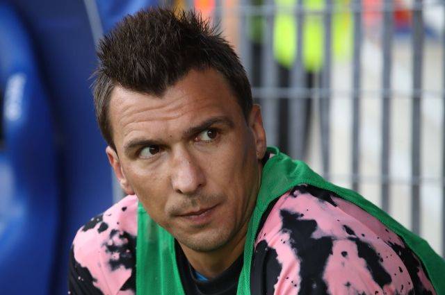 СМИ назвали возможную зарплату хорватского игрока Манджукича в «Локомотиве»