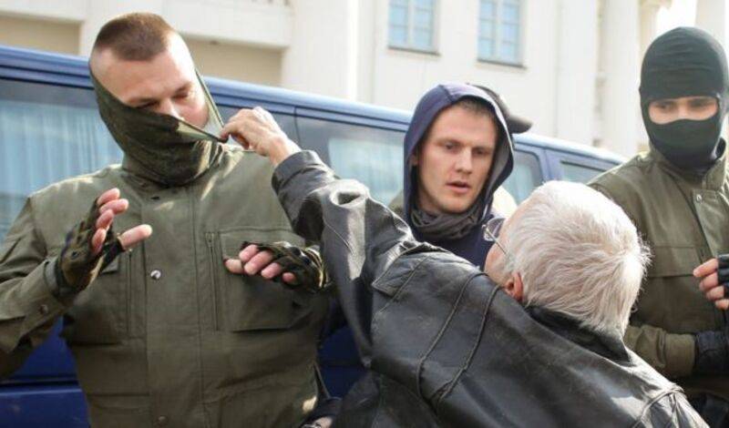 «Снимите маски!»: белорусская оппозиция требует от силовиков не скрывать лица