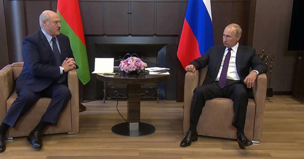 Путин заявил, что белорусы сами, без подсказок извне должны разобраться в сложившейся ситуации в стране