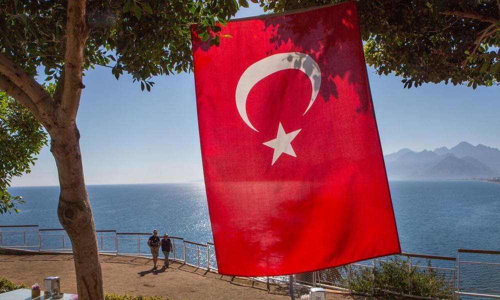 Официанта турецкого отеля обвинили в изнасиловании 15-летней россиянки