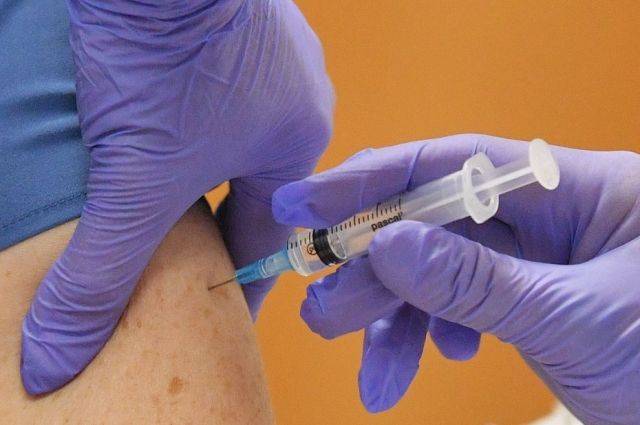 Мурашко рассказал о пострегистрационных испытаниях вакцины «Спутник V»