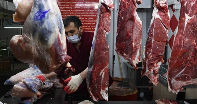 В Кыргызстане подорожало мясо из-за продажи скота в Таджикистан