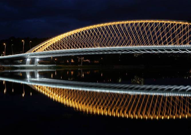 В Праге открыли движение по Тройскому мосту