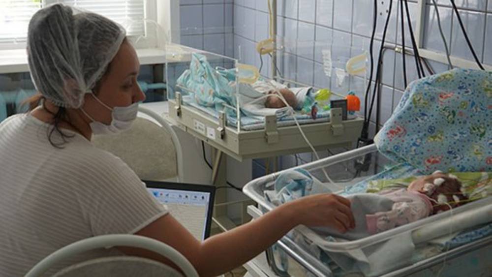 Новорожденного Богданчика поразил инсульт, родители молят о помощи: "Хочет жить"