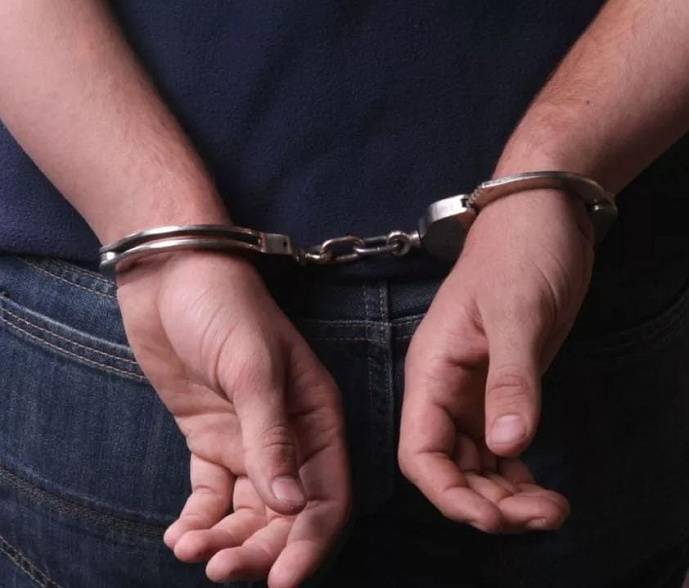 Шестерых жителей Азова задержали по подозрению в торговле наркотиками