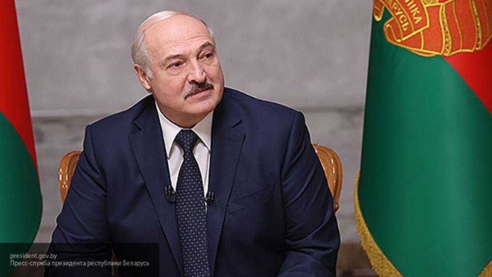 Лукашенко заверил Шойгу в надежности обороны от "Бреста до Владивостока"