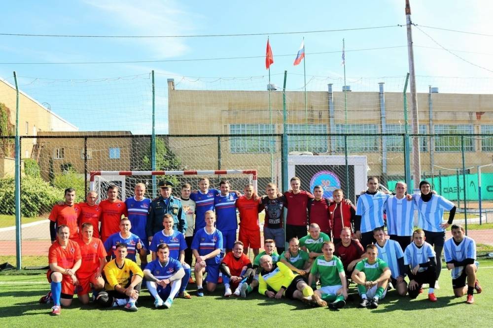 Силовые ведомства Тульской области сыграли в мини-футбол к 30-летию МЧС