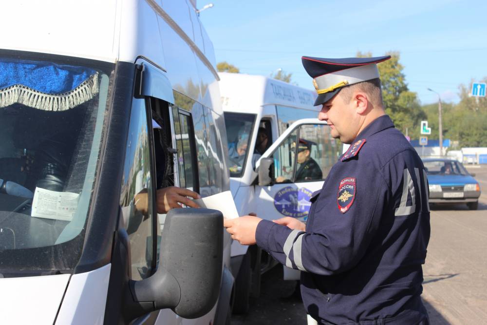 Мигрантам предложили разрешить работать водителями в России по национальным правам