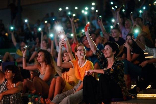 Фестиваль уличного кино (16+) пройдёт в Чите — победителя выберут светом фонариков
