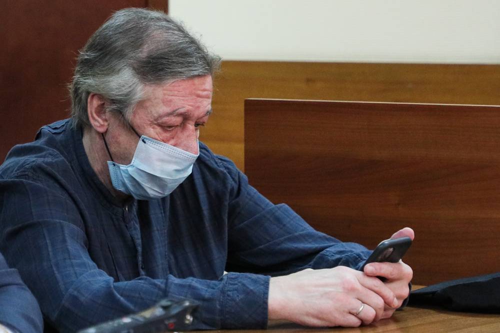Новый адвокат Ефремова просит изменить наказание для актера на условное