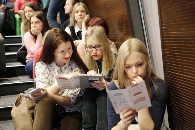 Поддержал ли российских студентов капиталом