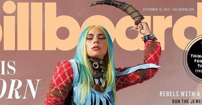 Юбка с огромным «лицом», рог и цветные волосы: Леди Гага снялась для обложки глянца