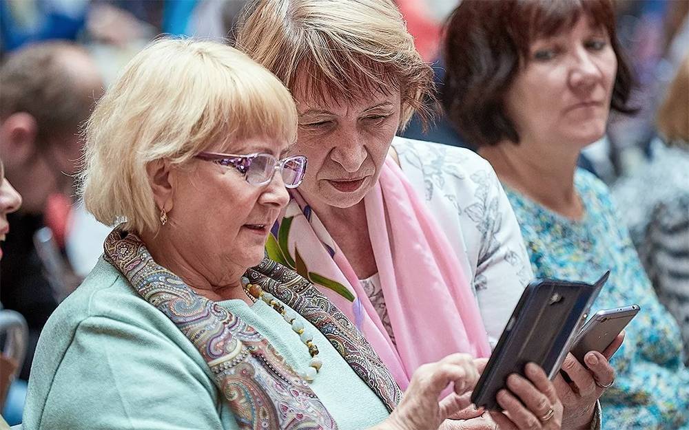 В Мосгордуме призвали горожан помочь пожилым родственникам освоить доступ к электронной медкарте