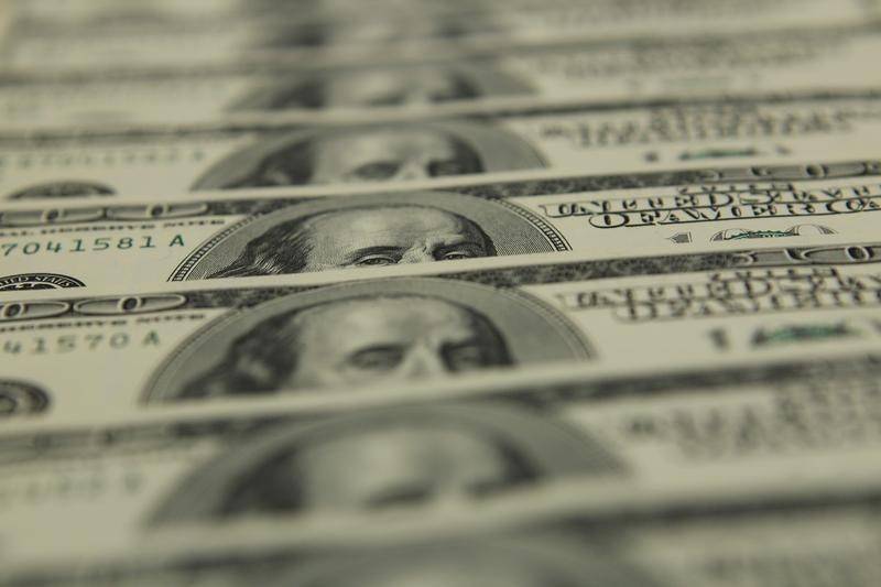 Средний курс доллара США со сроком расчетов "завтра" по итогам торгов на 19:00 мск составил 75,2938 руб.
