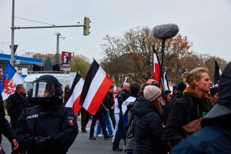 За черно-бело-красный флаг в Бремене теперь штрафуют на €1000