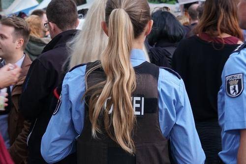 Сколько женщин работает в полиции Германии?