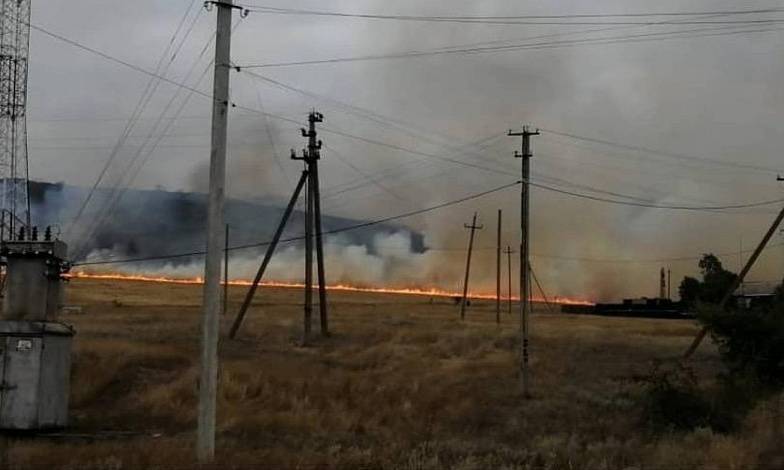 В хуторе Богураев потушили ландшафтный пожар