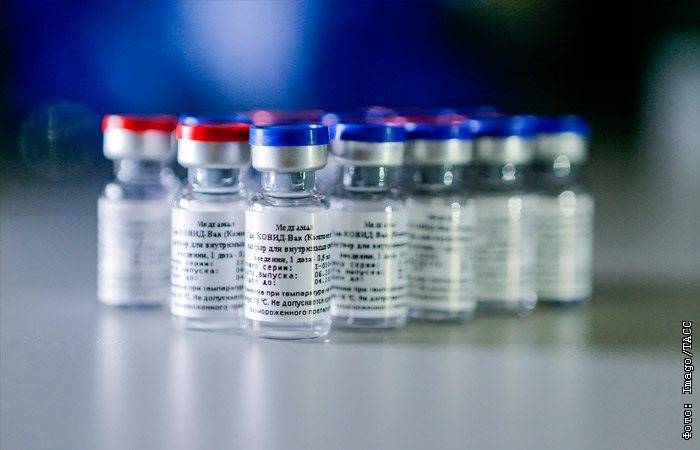 Для россиян будут доступны и отечественная, и зарубежная COVID-вакцины
