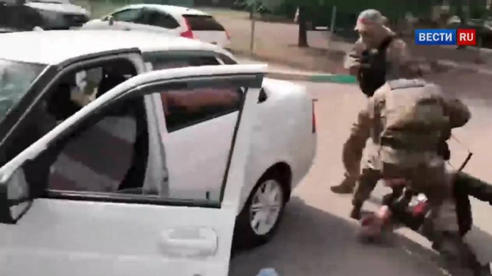Задержание подпольных оружейников в Воронеже сняли на видео
