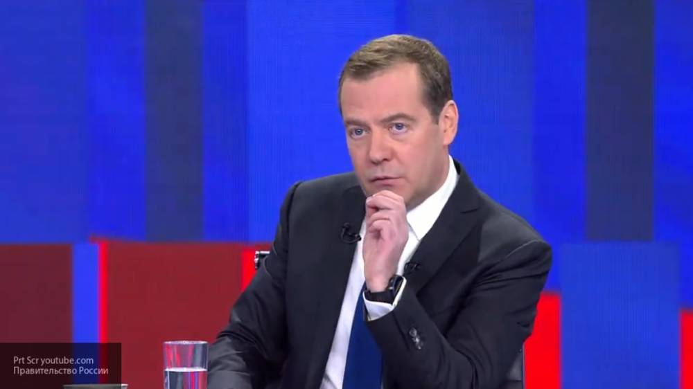 Медведев отметил важность поправок к Конституции в переговорах по Курилам