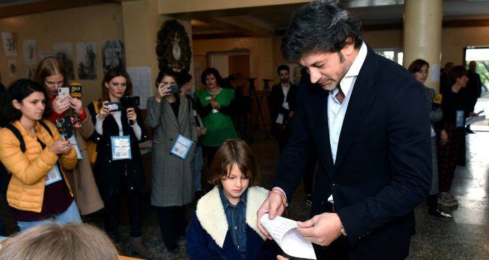 Правила поведения для чиновников - мэрия Тбилиси запустила новое руководство
