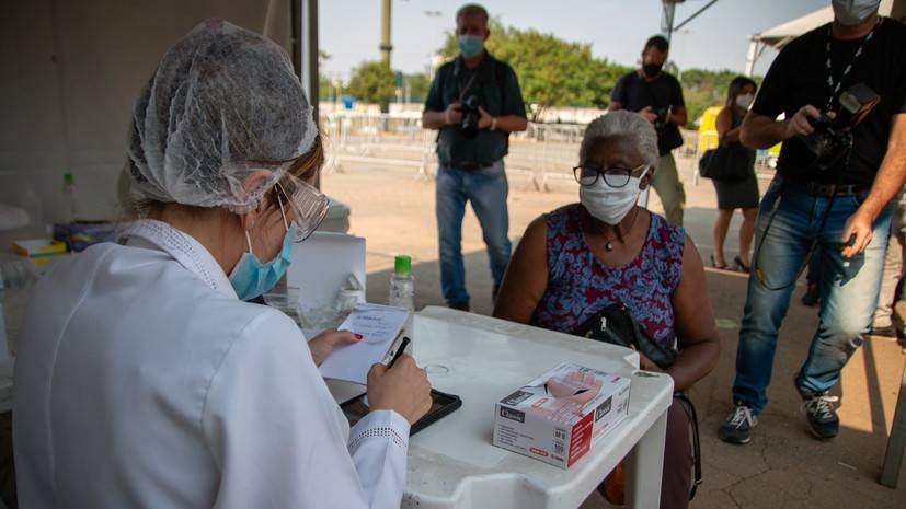 Число случаев коронавируса в Бразилии достигло 4 528 240